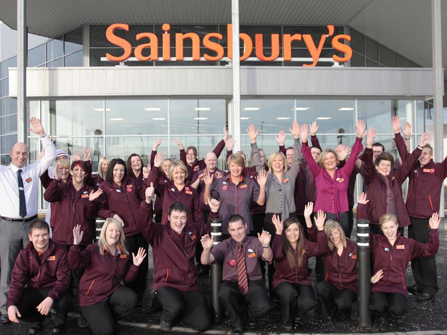 https://dmrqkbkq8el9i.cloudfront.net/Pictures/2000xAny/3/7/8/131378_Sainsburys-staff.jpg