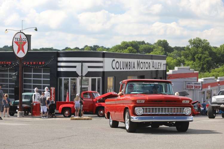 https://assets.simpleviewinc.com/simpleview/image/fetch/c_fill%2Ch_499%2Cq_60%2Cw_750/https%3A//assets.dam.simpleviewinc.com/asset/6824f35e18b5da001292ea32
