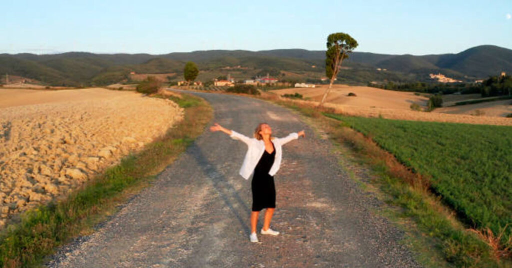 Anya Longwell – A Timeless Journey Through Grace, Art & Strength